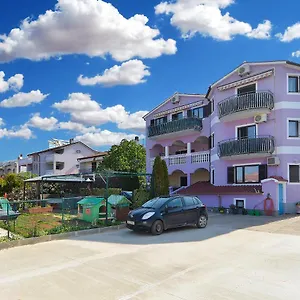 Anka 1223 Apartmán Peroj